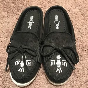 Minnetonka moccasins size 8